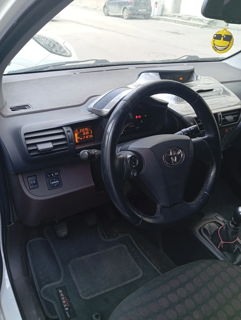 Toyota IQ, снимка 4 - Автомобили и джипове - 49310212