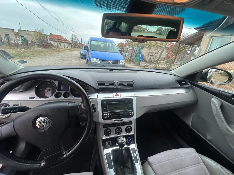 VW Passat, снимка 12 - Автомобили и джипове - 49329565