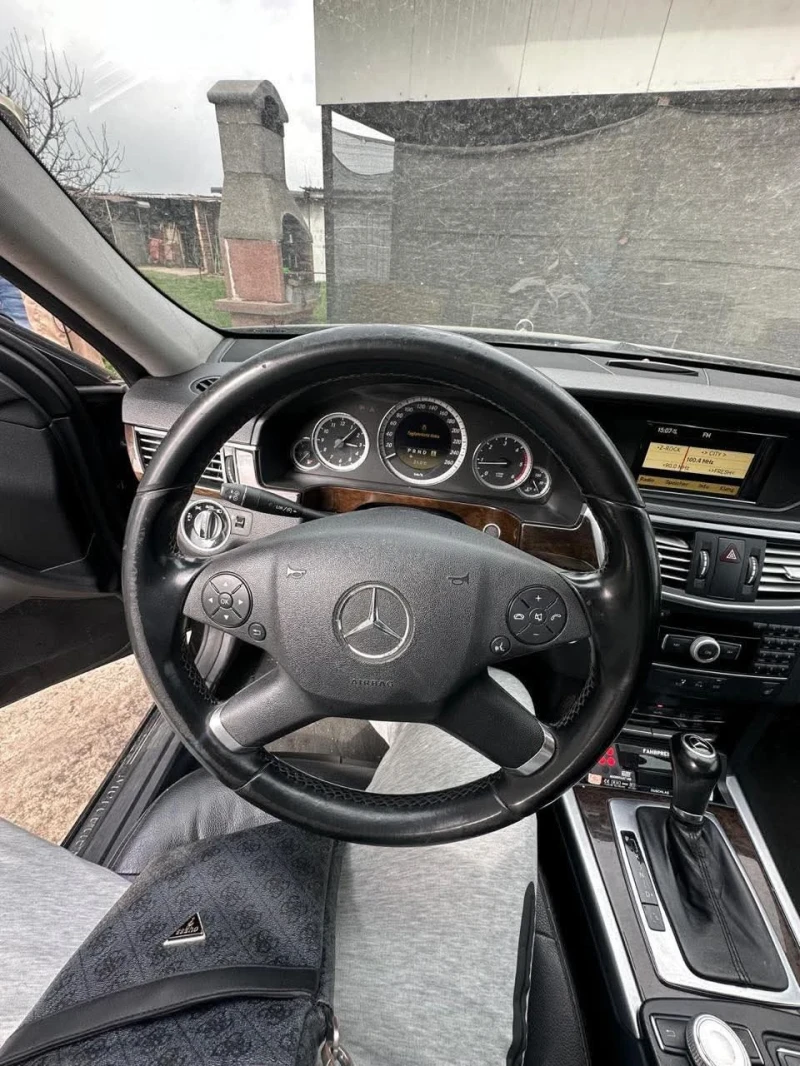 Mercedes-Benz E 200, снимка 8 - Автомобили и джипове - 49520474