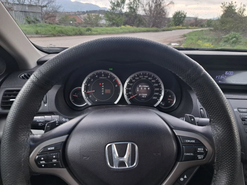 Honda Accord 2.4 Бензин 201кс, снимка 13 - Автомобили и джипове - 51574818