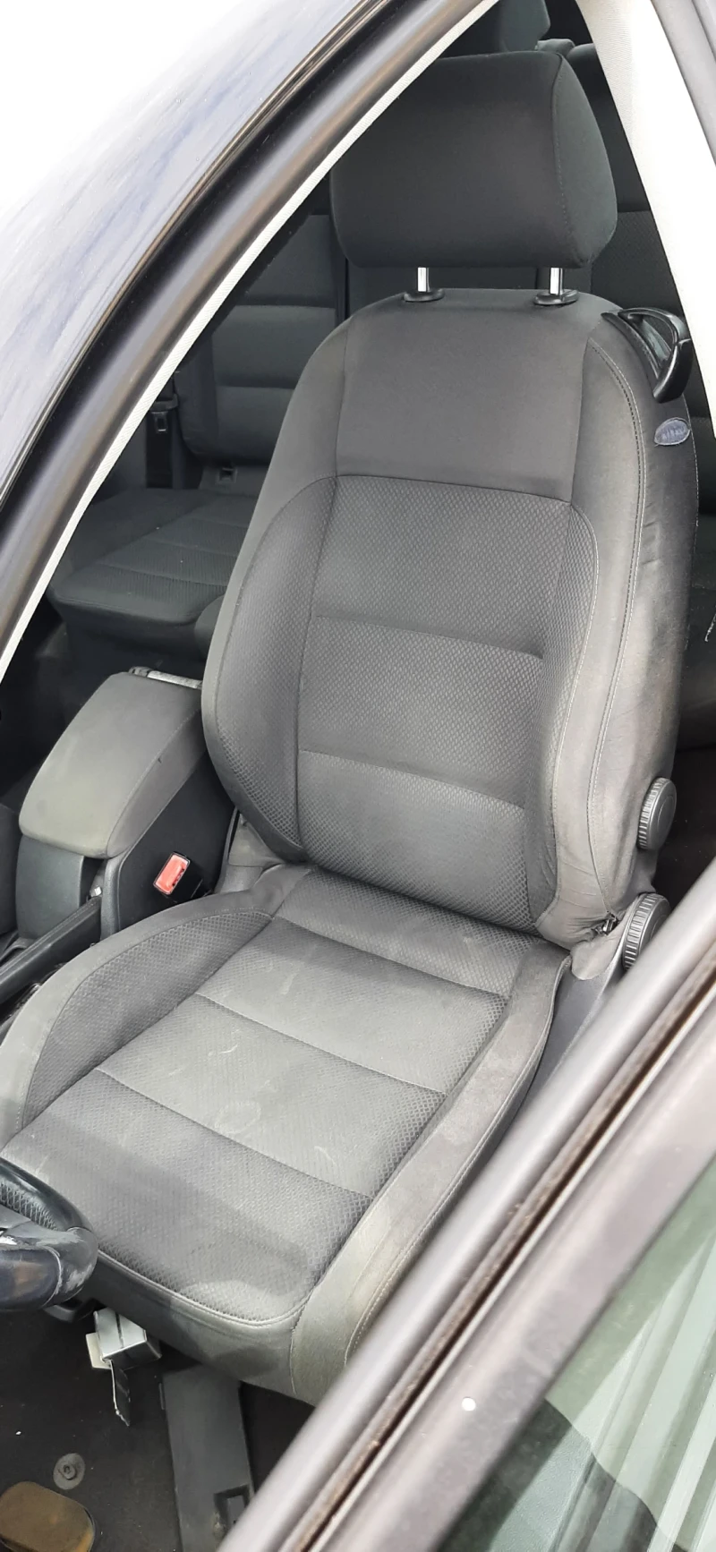 VW Golf 1.6 fsi, снимка 5 - Автомобили и джипове - 50210380