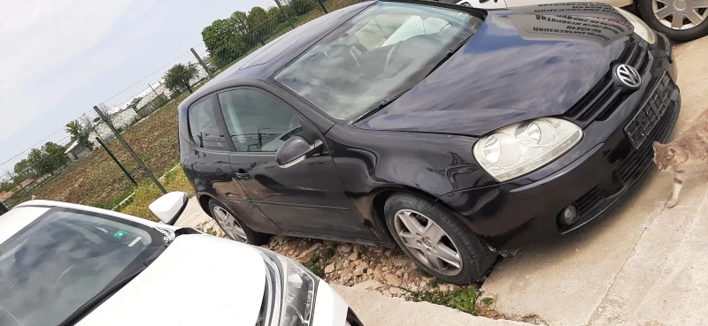VW Golf 1.6 fsi, снимка 2 - Автомобили и джипове - 50210380