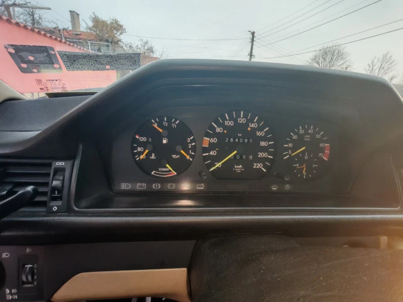 Mercedes-Benz 124 230 E, снимка 5 - Автомобили и джипове - 51986644