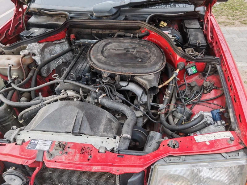 Mercedes-Benz 124 230 E, снимка 9 - Автомобили и джипове - 51986644