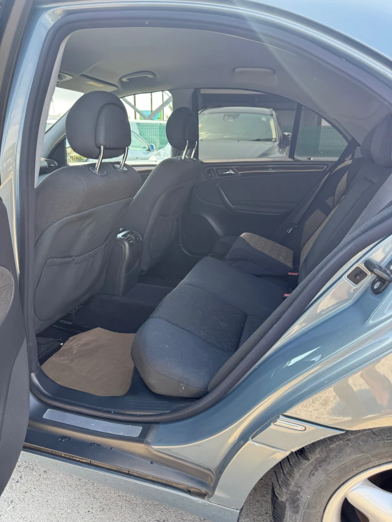 Mercedes-Benz C 200 CD?, снимка 5 - Автомобили и джипове - 52089132