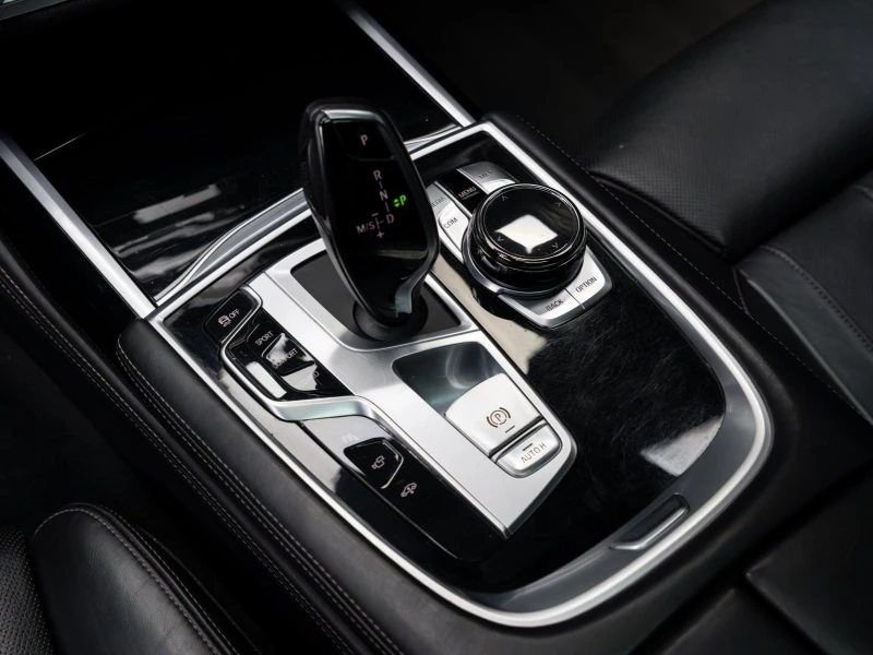 BMW 730 730D XDRIVE* 360* B&W* Обдухв* M Sport Pack* Headu, снимка 17 - Автомобили и джипове - 52939274