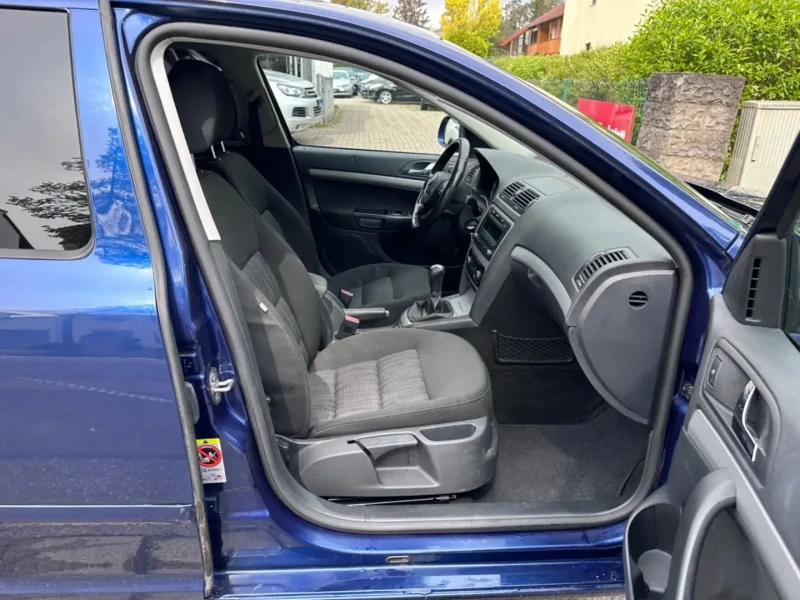 Skoda Octavia 1.6 газов инжекцион, снимка 5 - Автомобили и джипове - 53327924