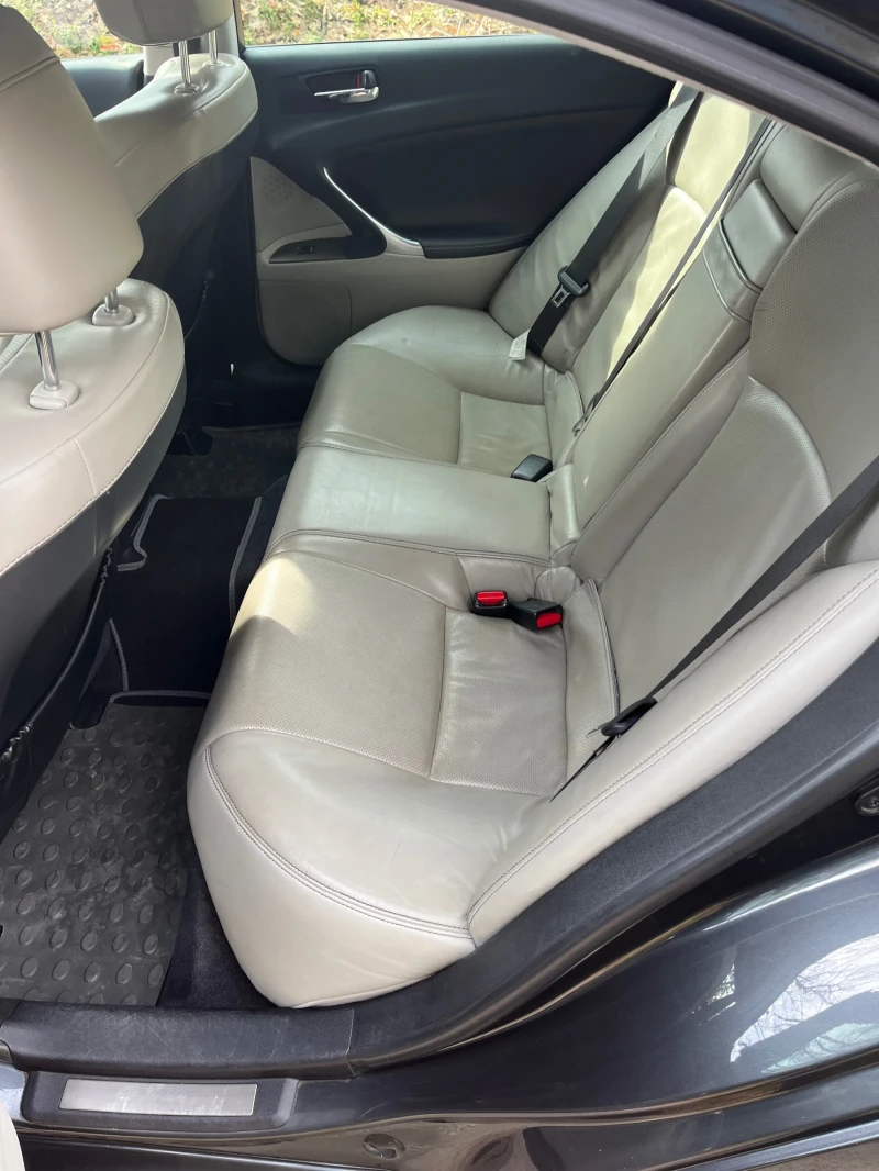 Lexus IS 220d 2.2 максимално ниво , снимка 7 - Автомобили и джипове - 53461607