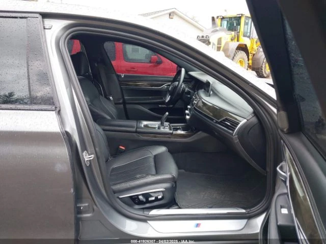 BMW 750 КЛИП* xDrive* М-Sport* Дистроник* Хедъп* Обдух* Па - изображение 9