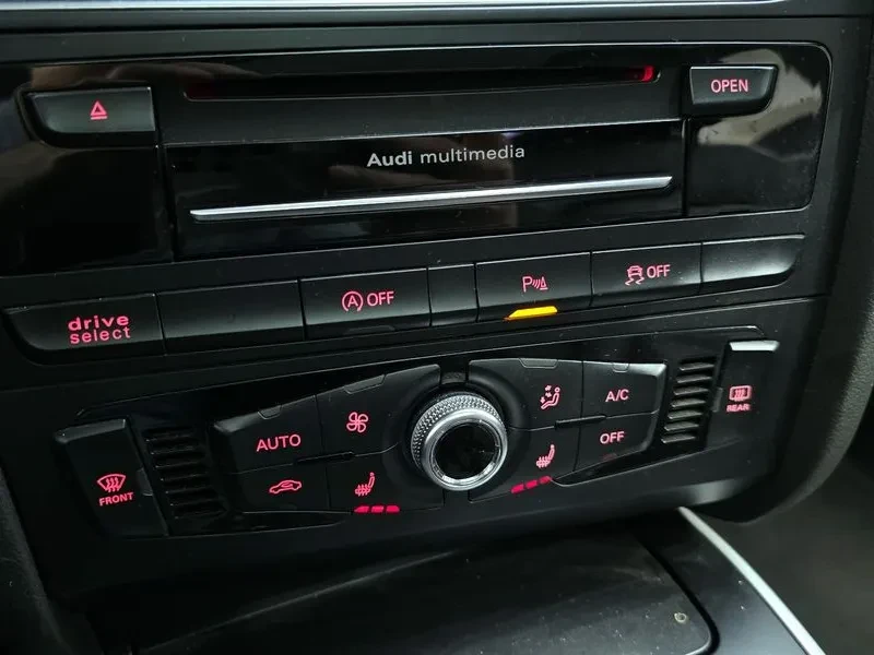 Audi A4 30TDI , снимка 16 - Автомобили и джипове - 56325197