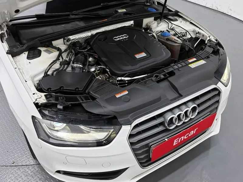 Audi A4 30TDI , снимка 6 - Автомобили и джипове - 56325197