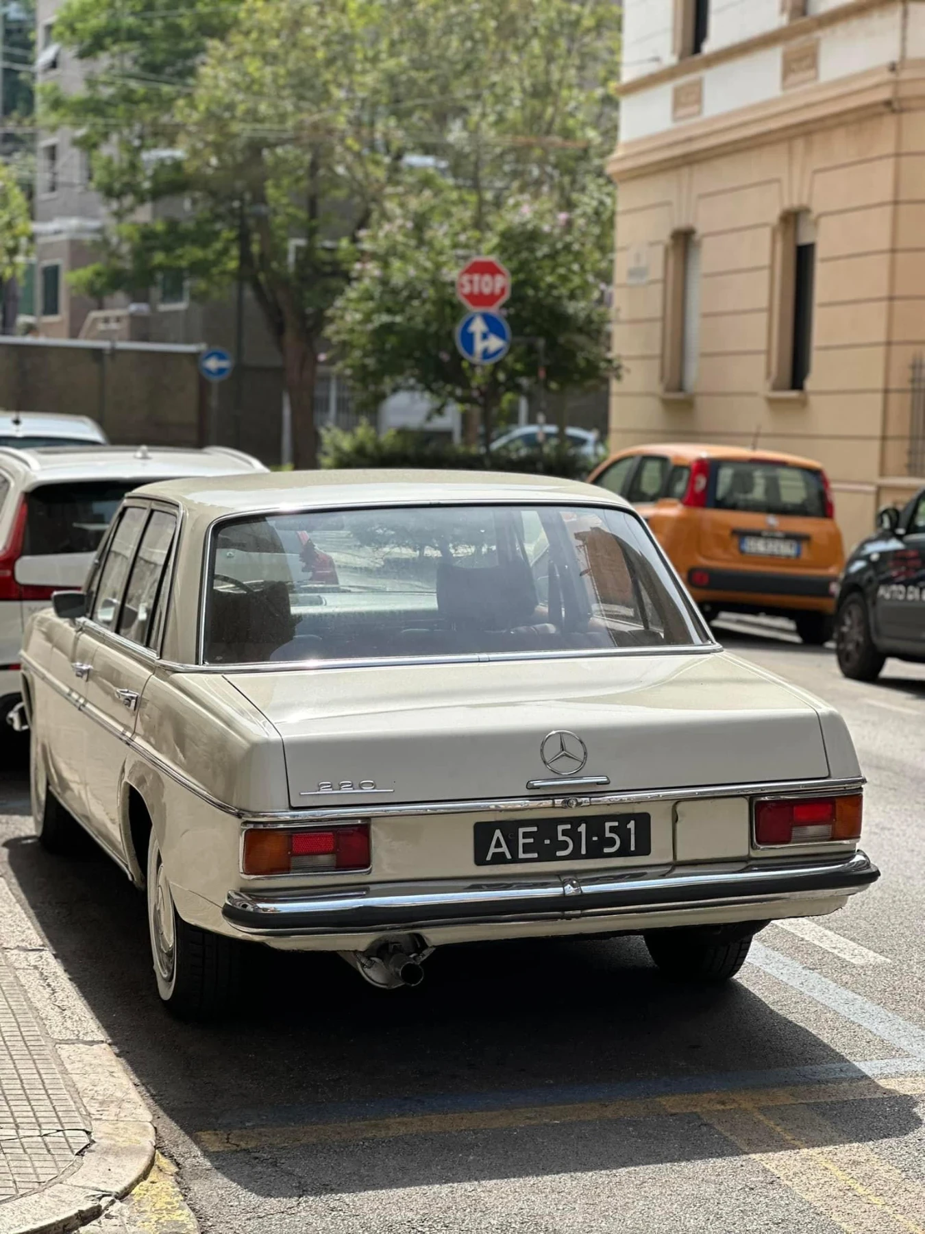 Mercedes-Benz 115 W115 220/8 1972г - изображение 4