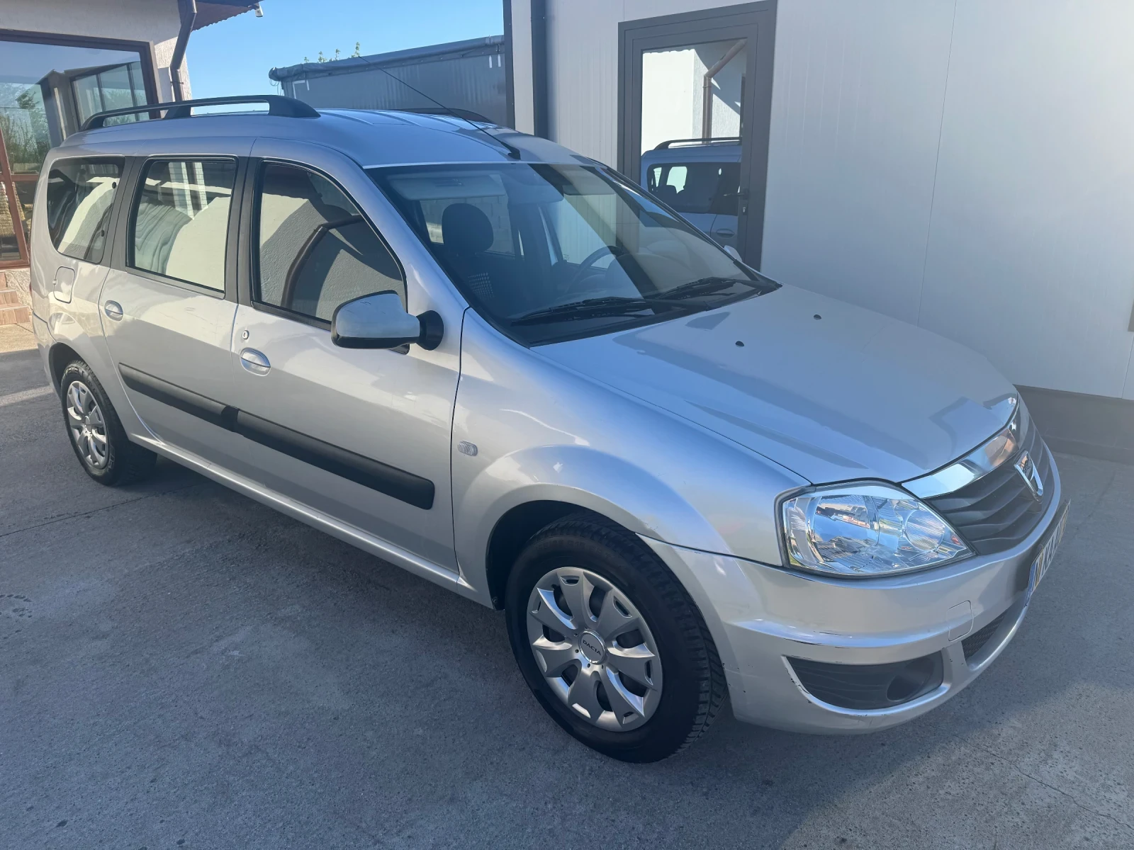 Dacia Logan 1.6i с GPL  / 6+ 1 места  - изображение 5