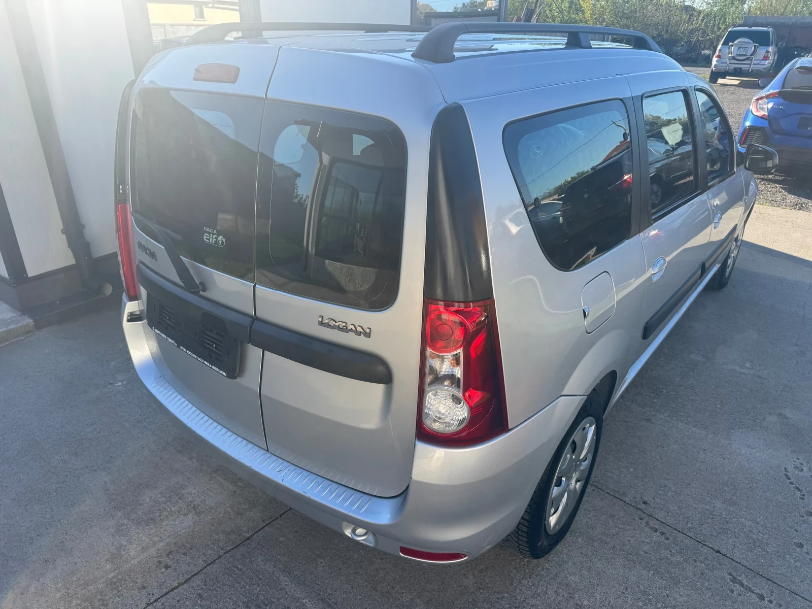 Dacia Logan 1.6i с GPL  / 6+ 1 места  - изображение 7