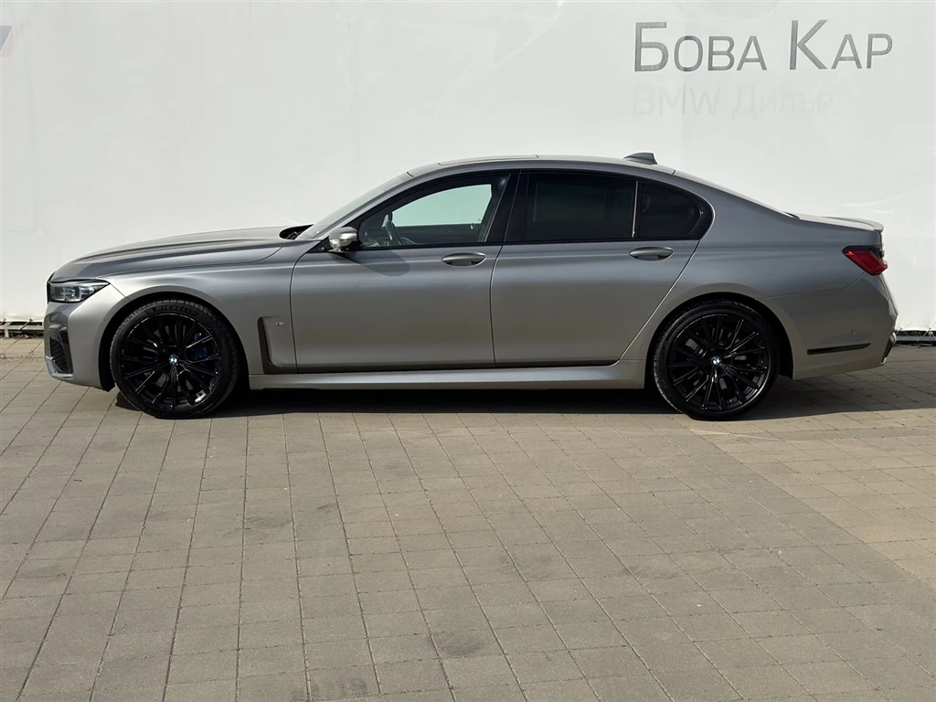 BMW 740 xDrive Sedan - изображение 3