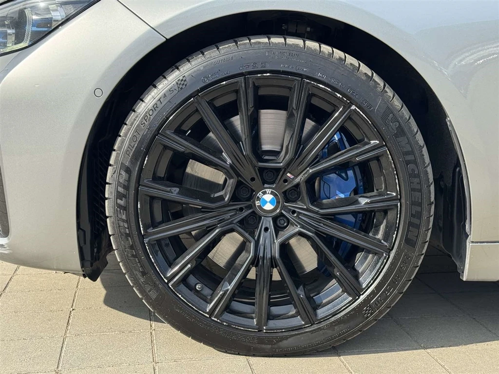 BMW 740 xDrive Sedan - изображение 4