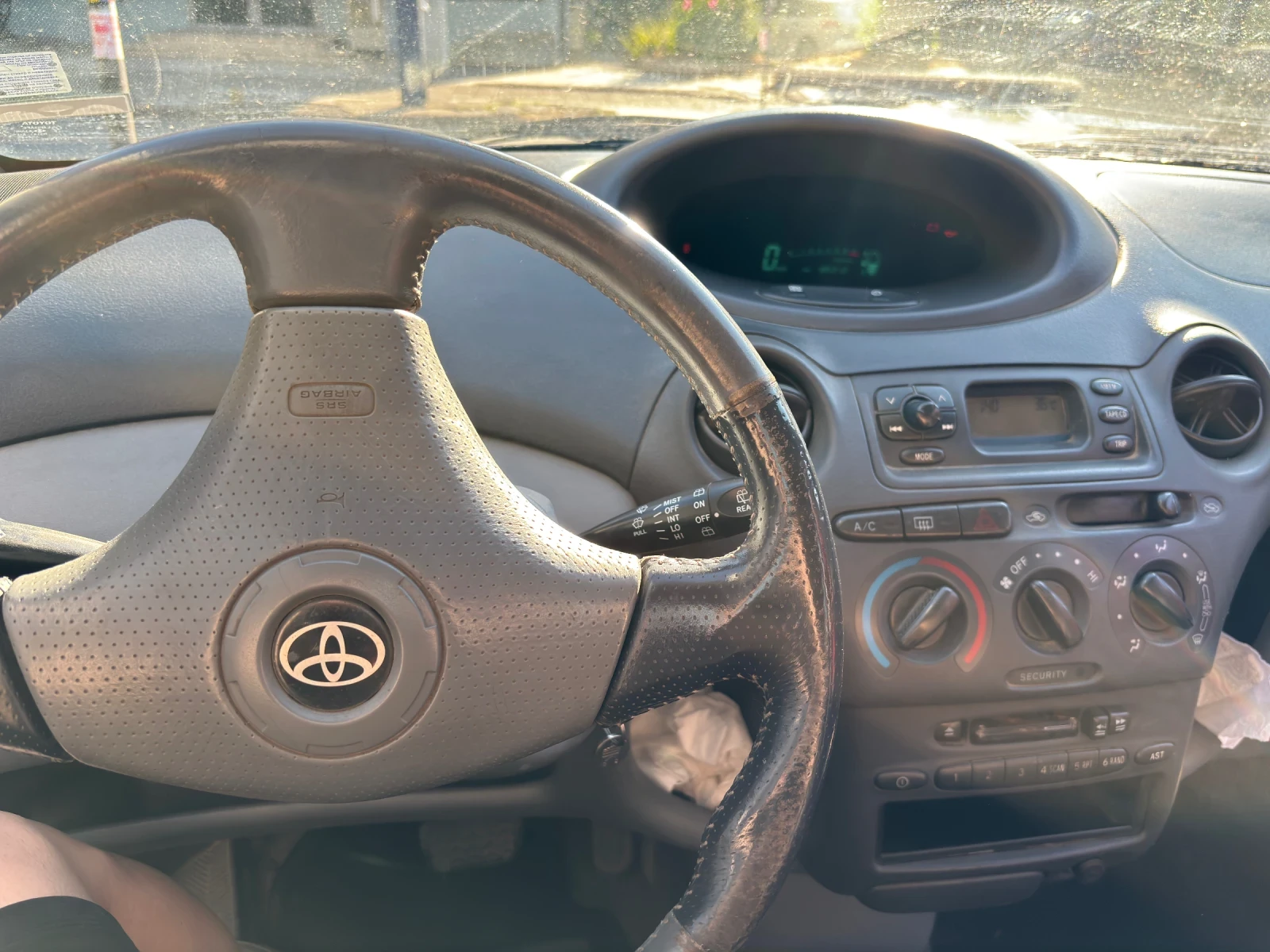 Toyota Yaris  - изображение 10