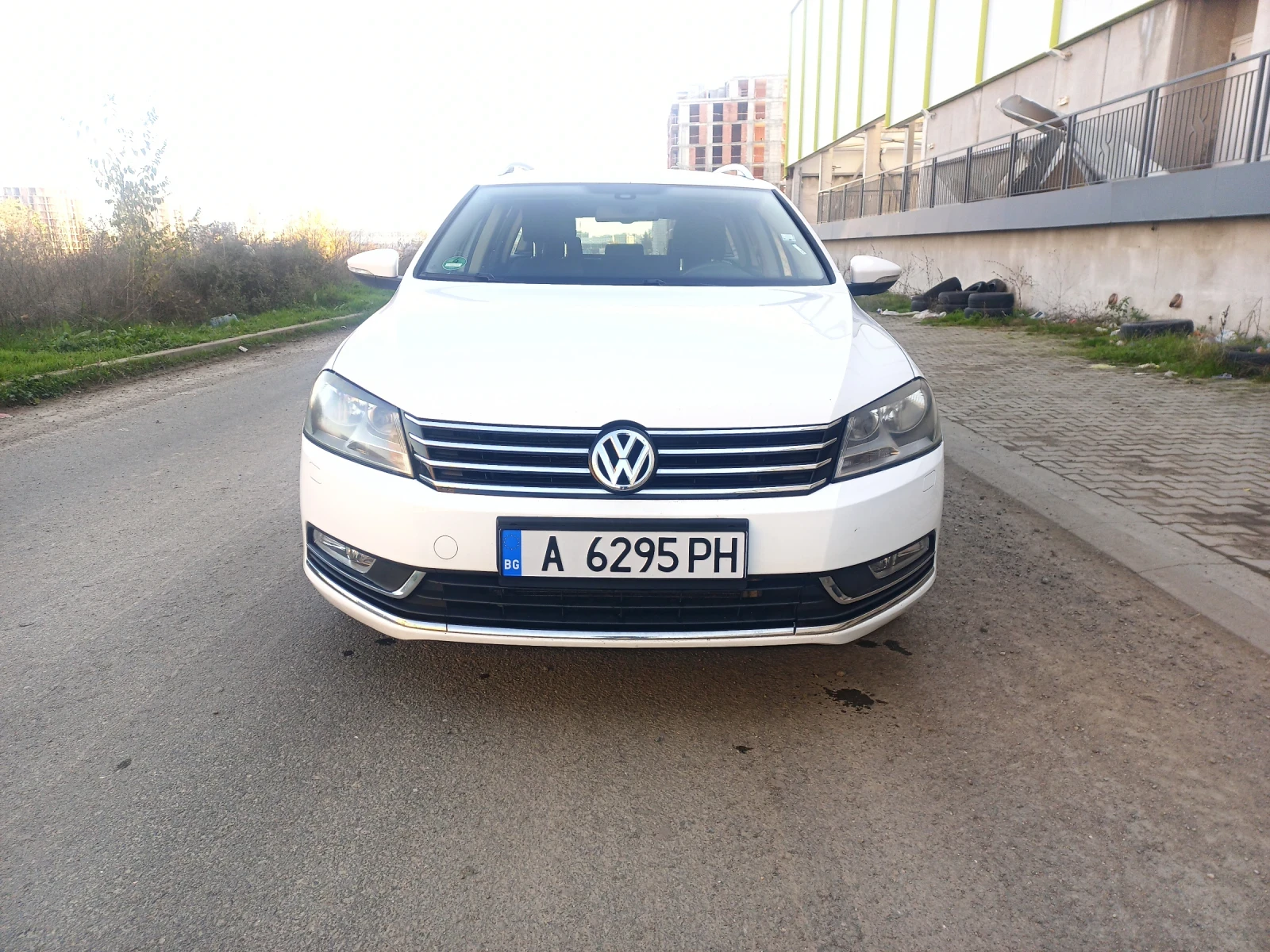 VW Passat 1.4TSI-DSG7-EcoFuel-печка-камера-теглич-188000км - изображение 2