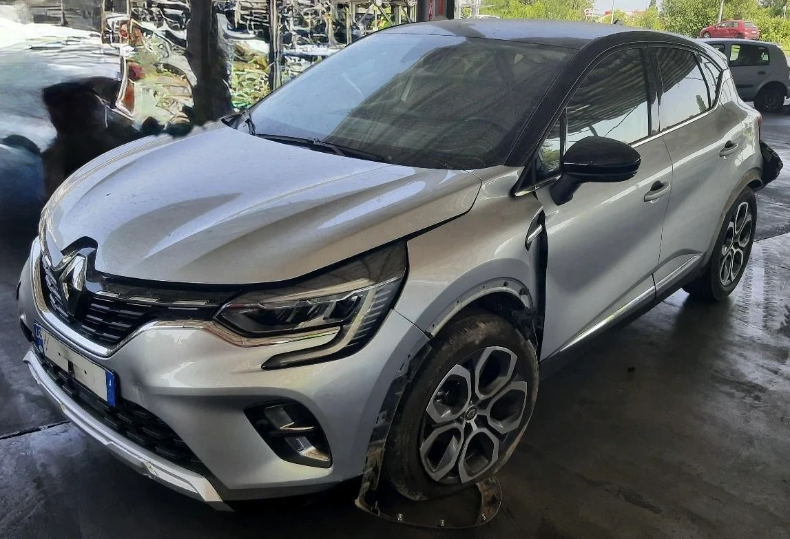 Renault Captur 1.3TCE DIGITAL AUTOMATIC - изображение 3