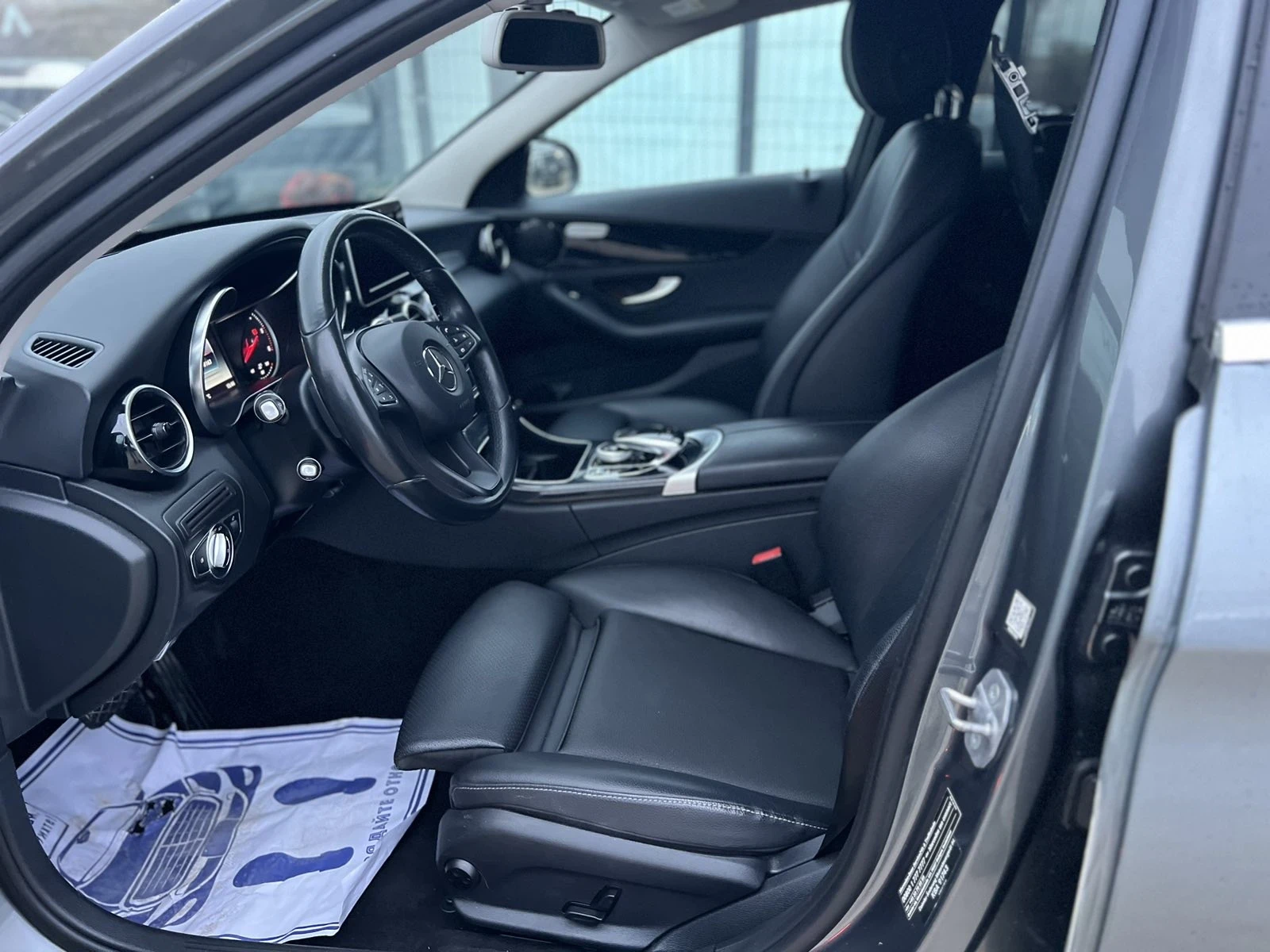 Mercedes-Benz C 220 AMG LINE 9G TRONIC - изображение 10