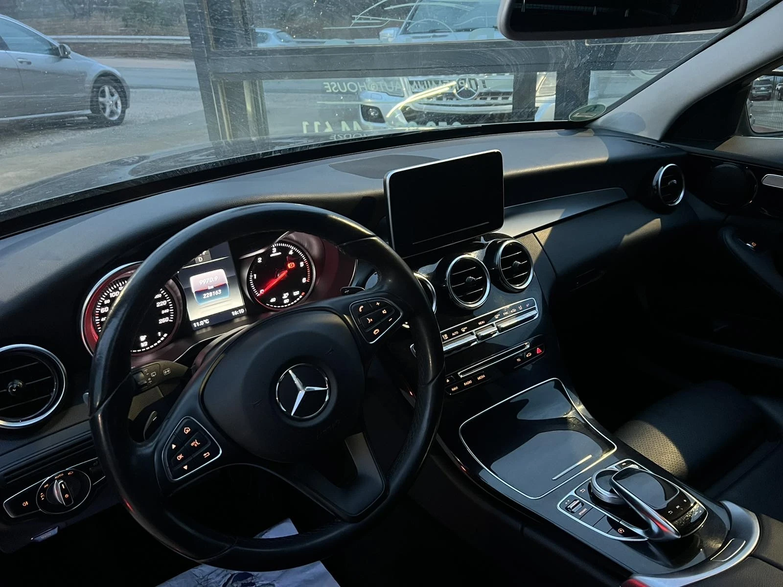 Mercedes-Benz C 220 AMG LINE 9G TRONIC - изображение 9