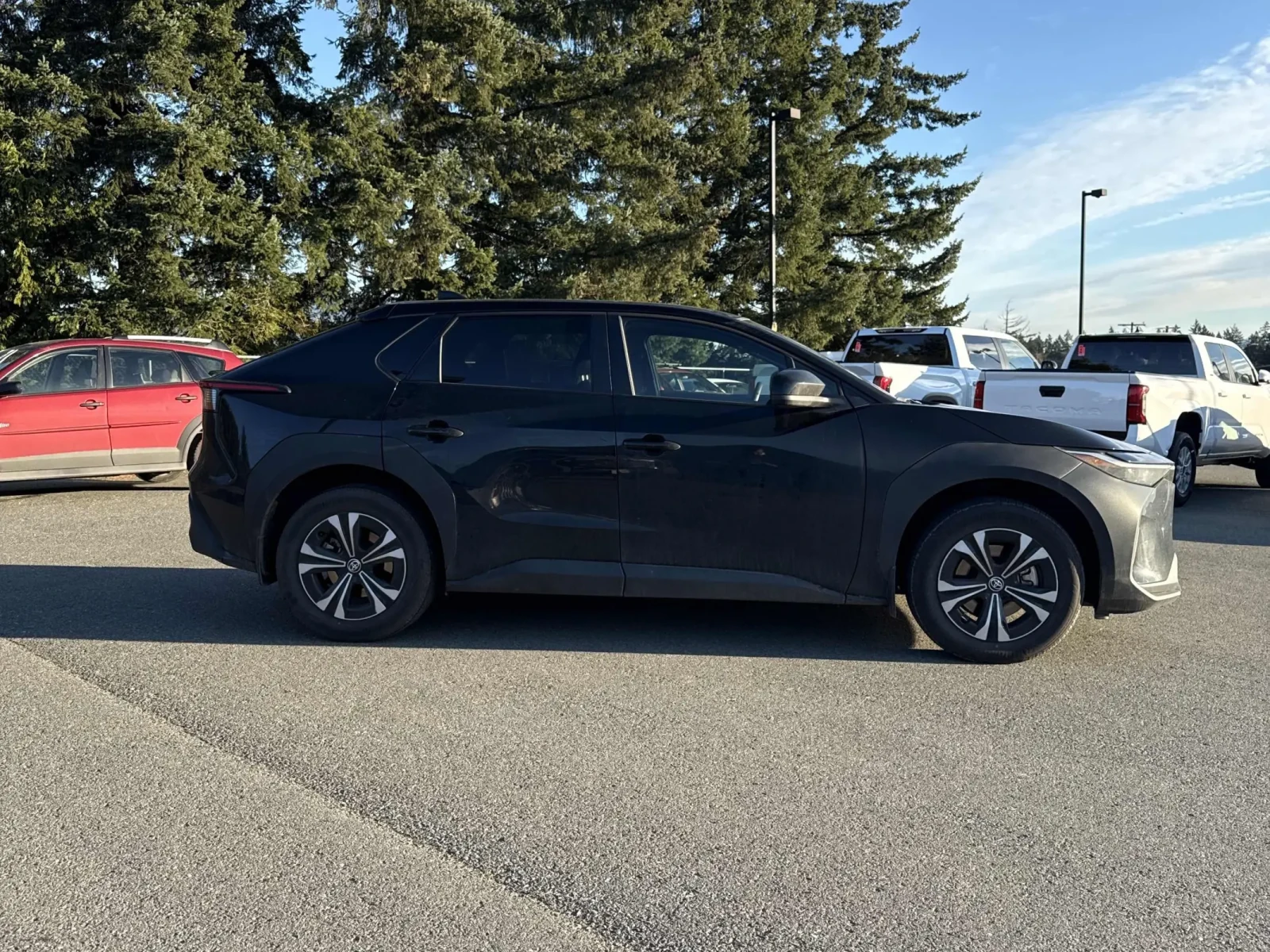 Toyota bZ4X XLE FWD - изображение 3