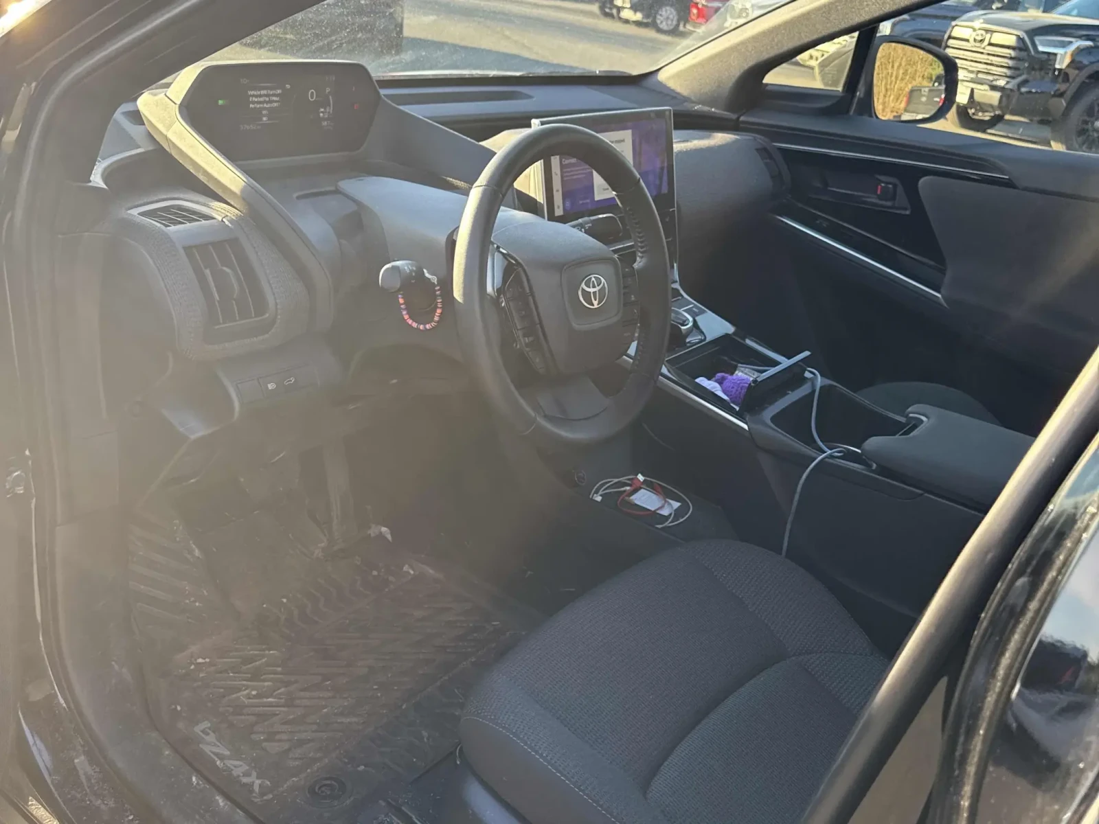 Toyota bZ4X XLE FWD - изображение 5