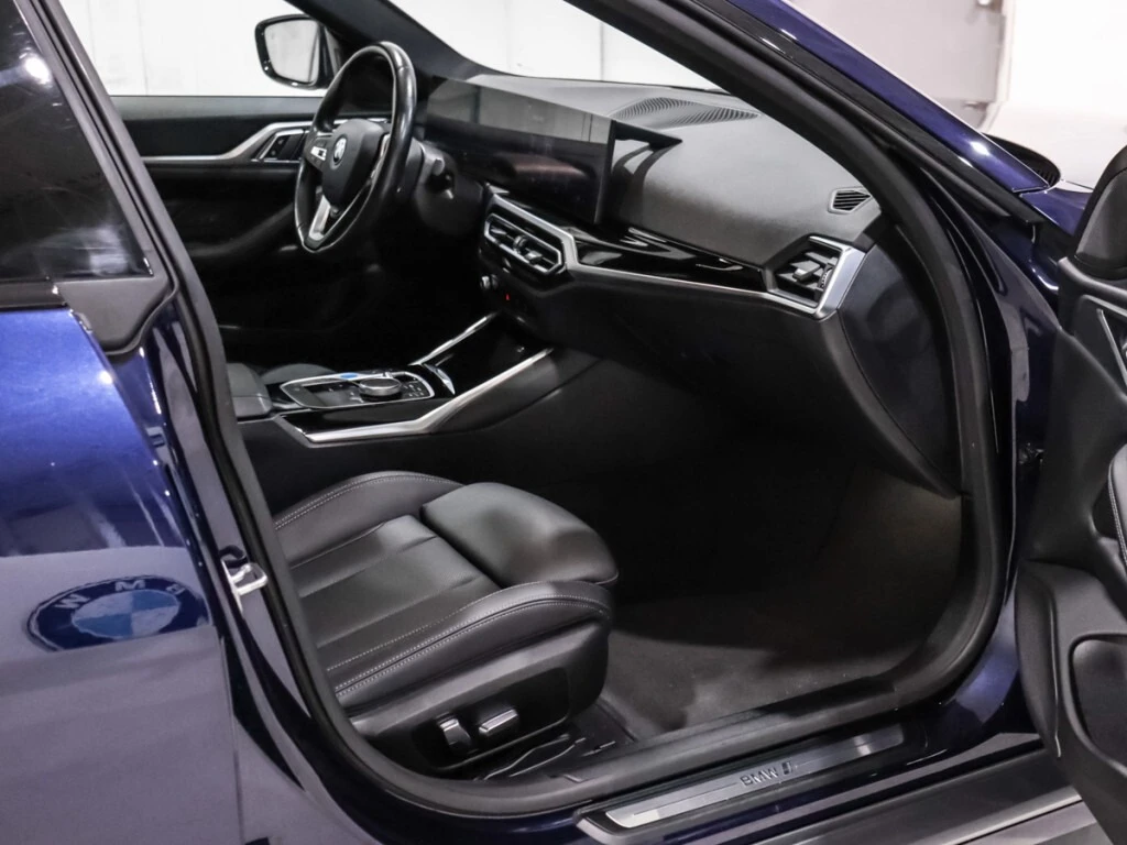 BMW i4 eDrive35 С РЕГИСТРАЦИЯ & АВТО КРЕДИТ, снимка 7 - Автомобили и джипове - 53801412
