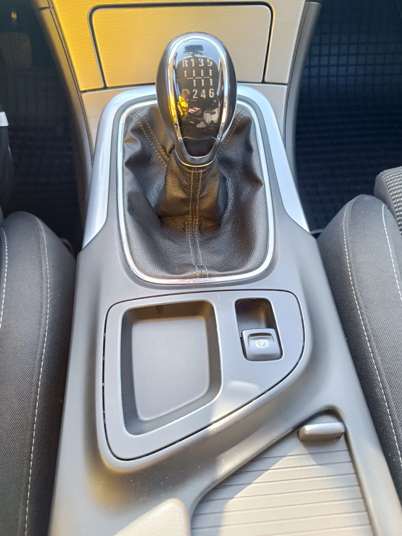 Opel Insignia CDTI, снимка 8 - Автомобили и джипове - 53844059