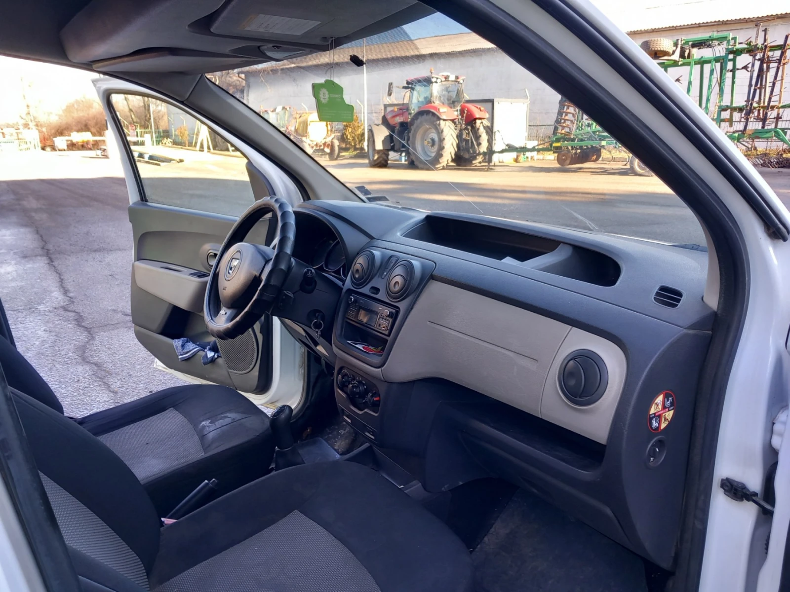 Dacia Dokker, снимка 7 - Автомобили и джипове - 53903550