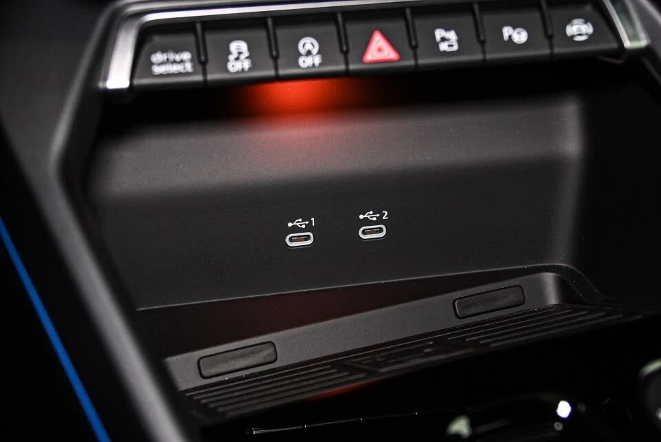 Audi S3 2.0T quattro Progressiv* АвтоКредит* (Цена до БГ) , снимка 15 - Автомобили и джипове - 53976727