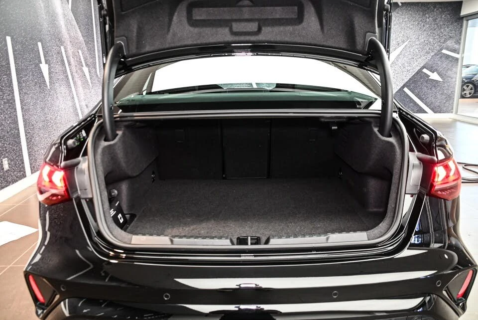 Audi S3 2.0T quattro Progressiv* АвтоКредит* (Цена до БГ) , снимка 7 - Автомобили и джипове - 53976727