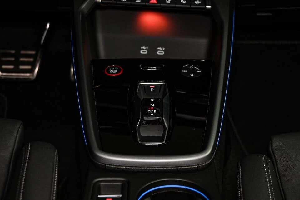 Audi S3 2.0T quattro Progressiv* АвтоКредит* (Цена до БГ) , снимка 10 - Автомобили и джипове - 53976727