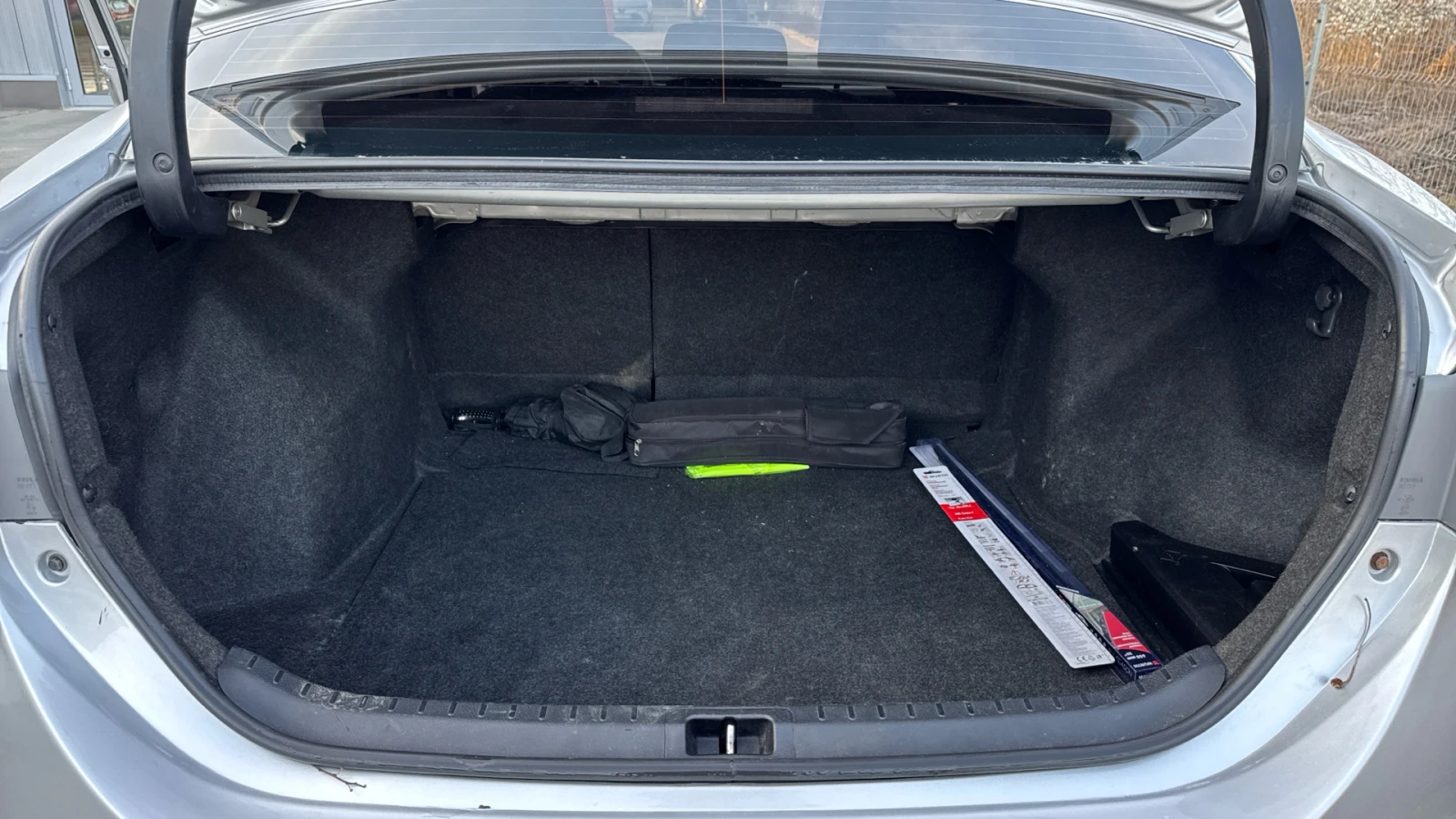 Toyota Corolla TERRA 1.6 VVTi , снимка 13 - Автомобили и джипове - 54031907