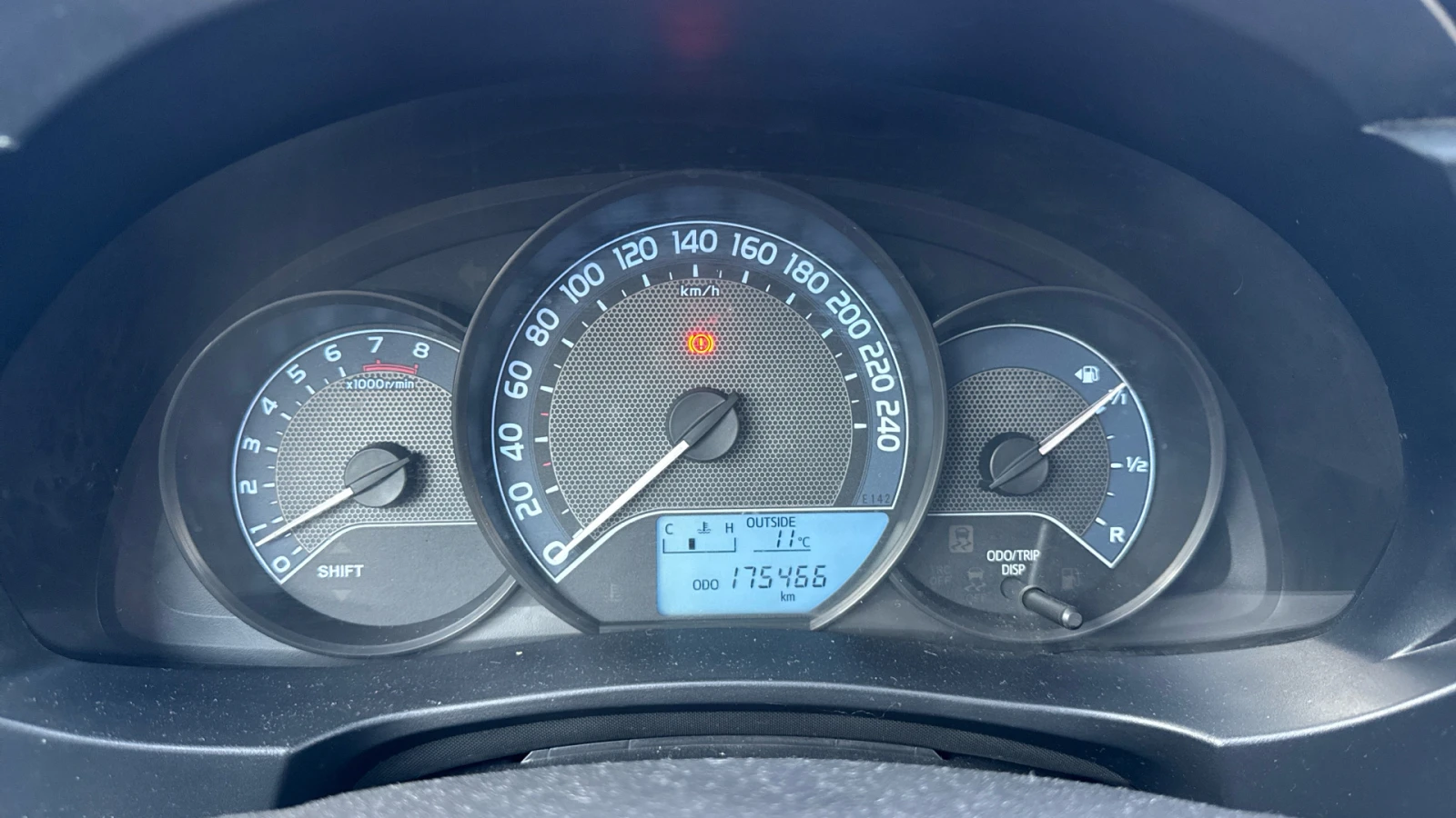 Toyota Corolla TERRA 1.6 VVTi , снимка 9 - Автомобили и джипове - 54031907