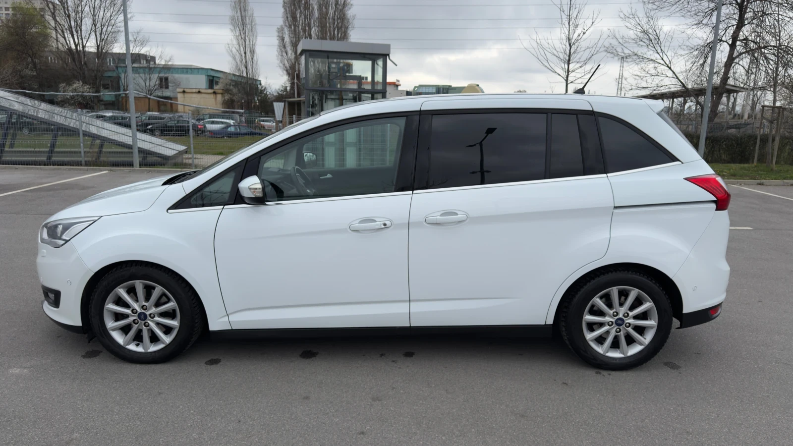 Ford Grand C-Max * 2.0TDCI* AVTOMAT* PODGREV* DISSTRONIC* 95000KM* , снимка 5 - Автомобили и джипове - 54033717