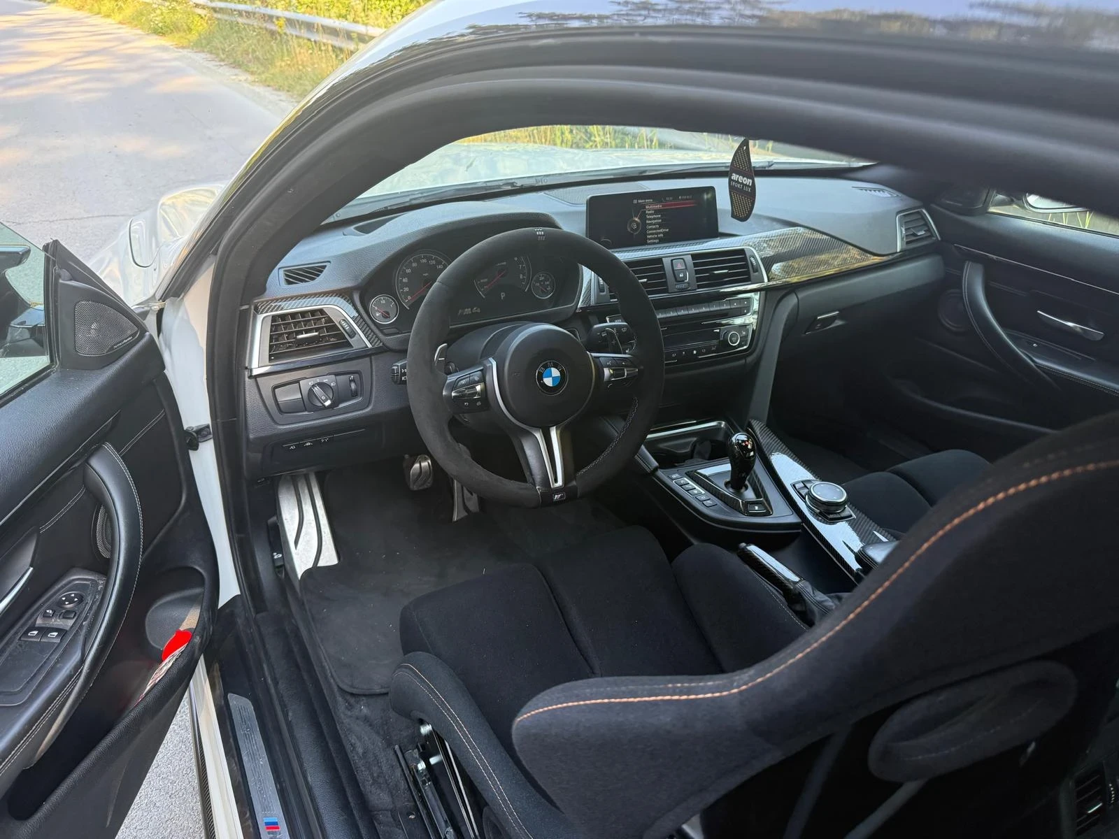 BMW M4 Competition Carbon, снимка 3 - Автомобили и джипове - 54635115
