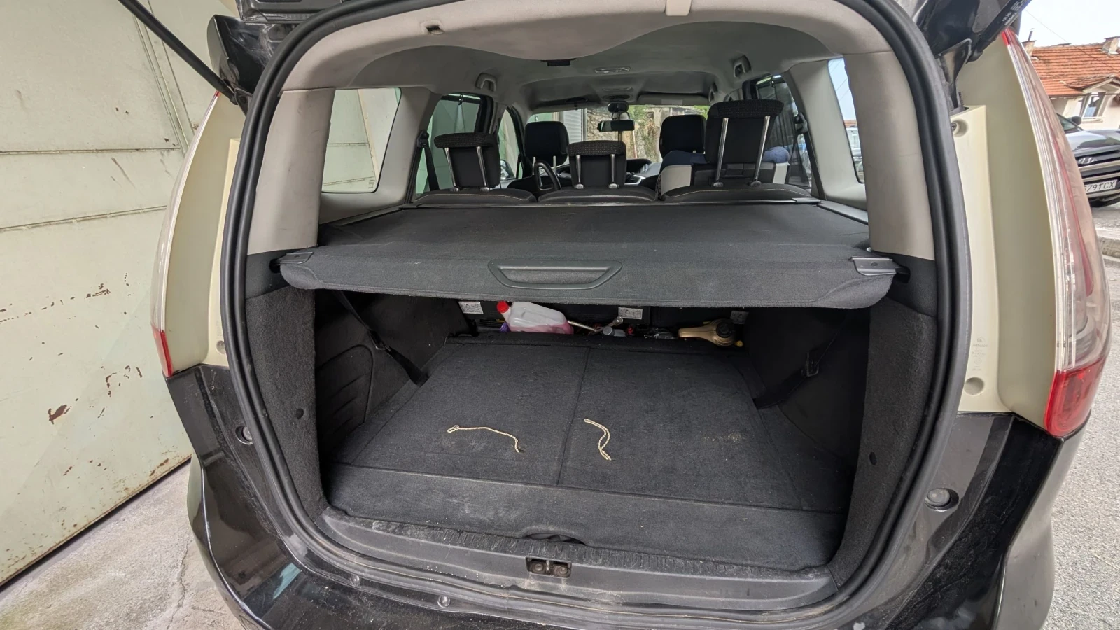 Renault Grand scenic, снимка 12 - Автомобили и джипове - 55142386