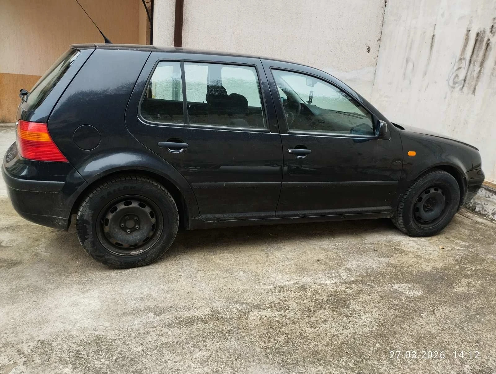 VW Golf 1.6, снимка 6 - Автомобили и джипове - 55186211