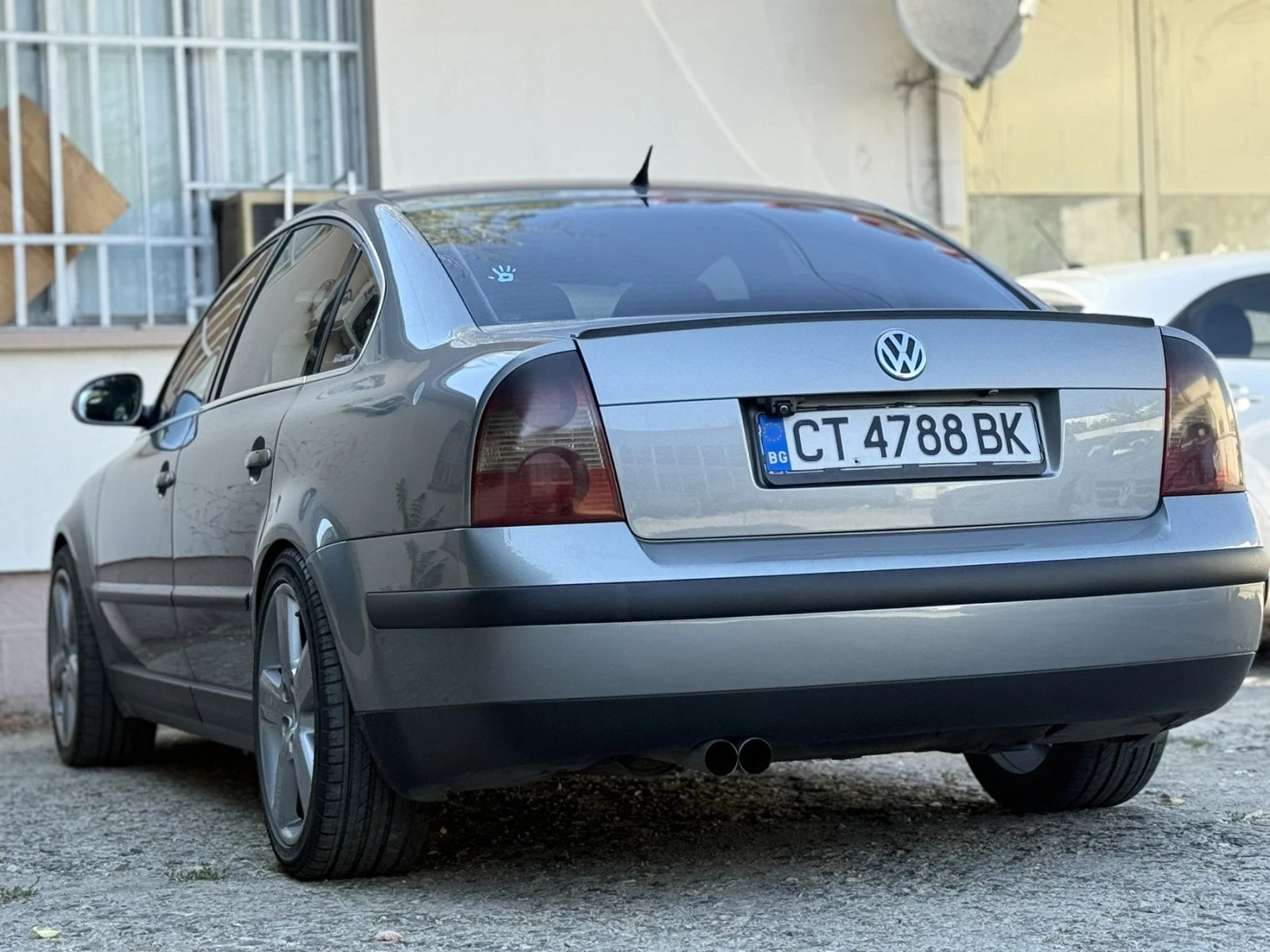 VW Passat 1.9 TDI, снимка 6 - Автомобили и джипове - 55267744