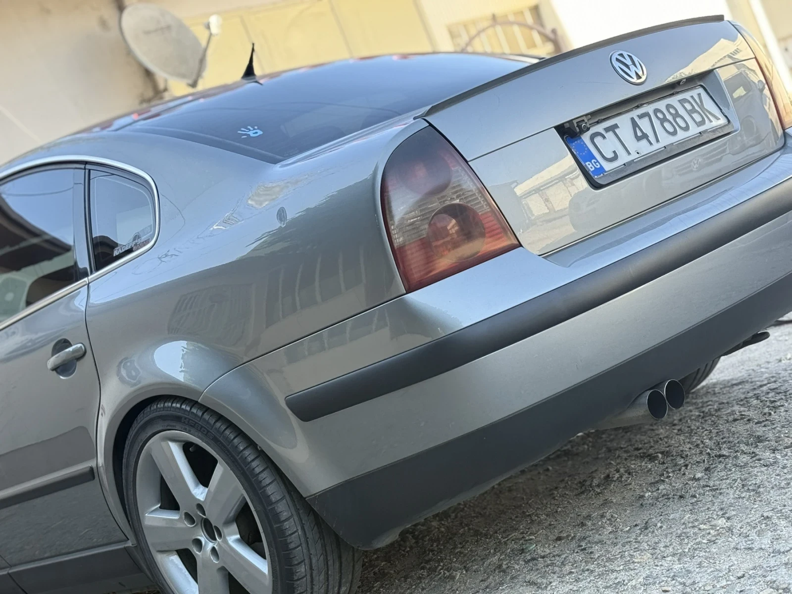 VW Passat 1.9 TDI, снимка 4 - Автомобили и джипове - 55267744