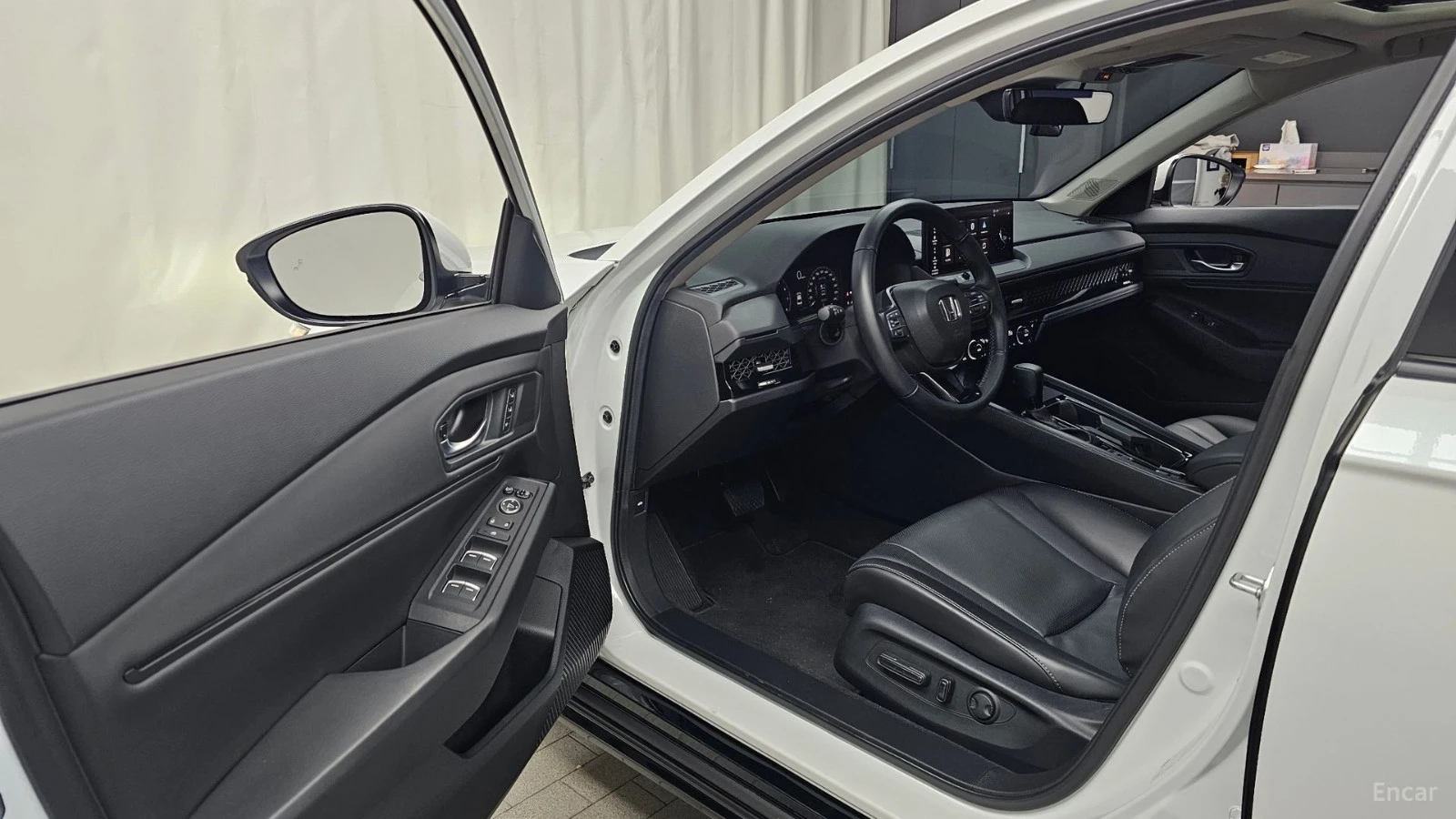 Honda Accord * LED* ПАНО* KEYLESS* Camera* ПОДГРЕВ* , снимка 10 - Автомобили и джипове - 55570912