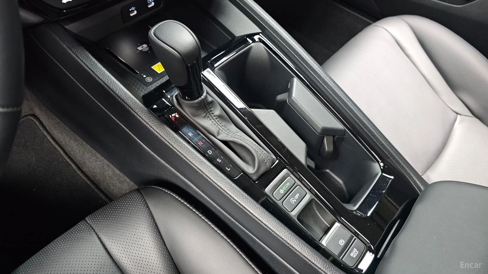 Honda Accord * LED* ПАНО* KEYLESS* Camera* ПОДГРЕВ* , снимка 9 - Автомобили и джипове - 55570912