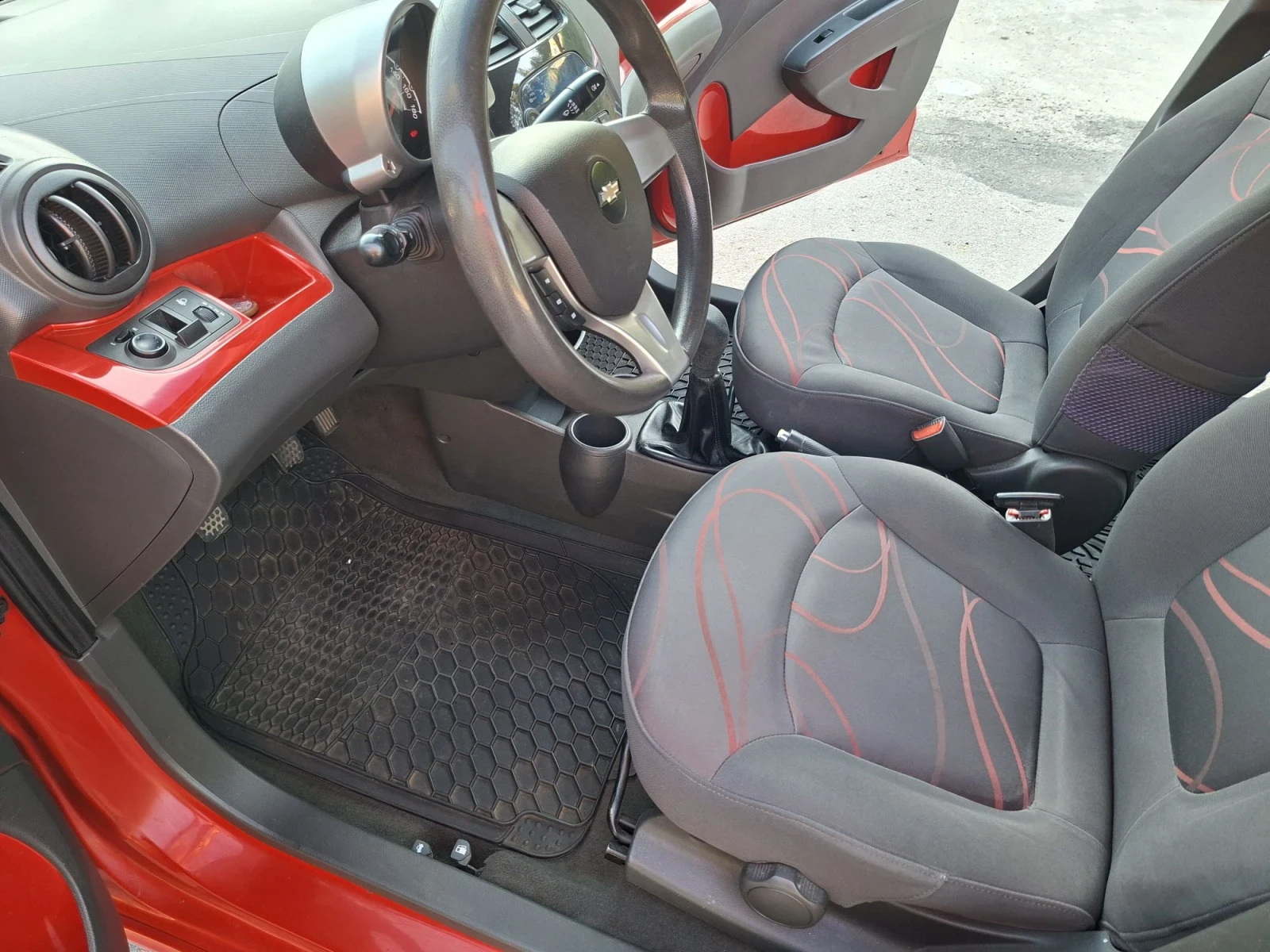 Chevrolet Spark 1.2* Климатроник* 4 Врати, снимка 9 - Автомобили и джипове - 55594023