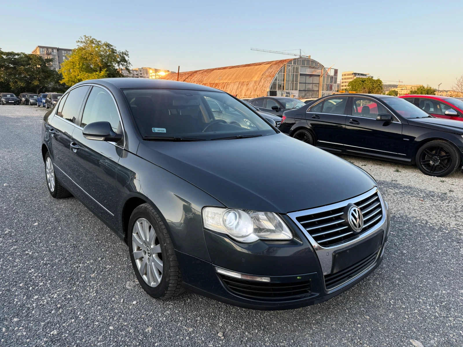 VW Passat 1.6 TDi / 105 к.с / Facelift, снимка 3 - Автомобили и джипове - 55792645