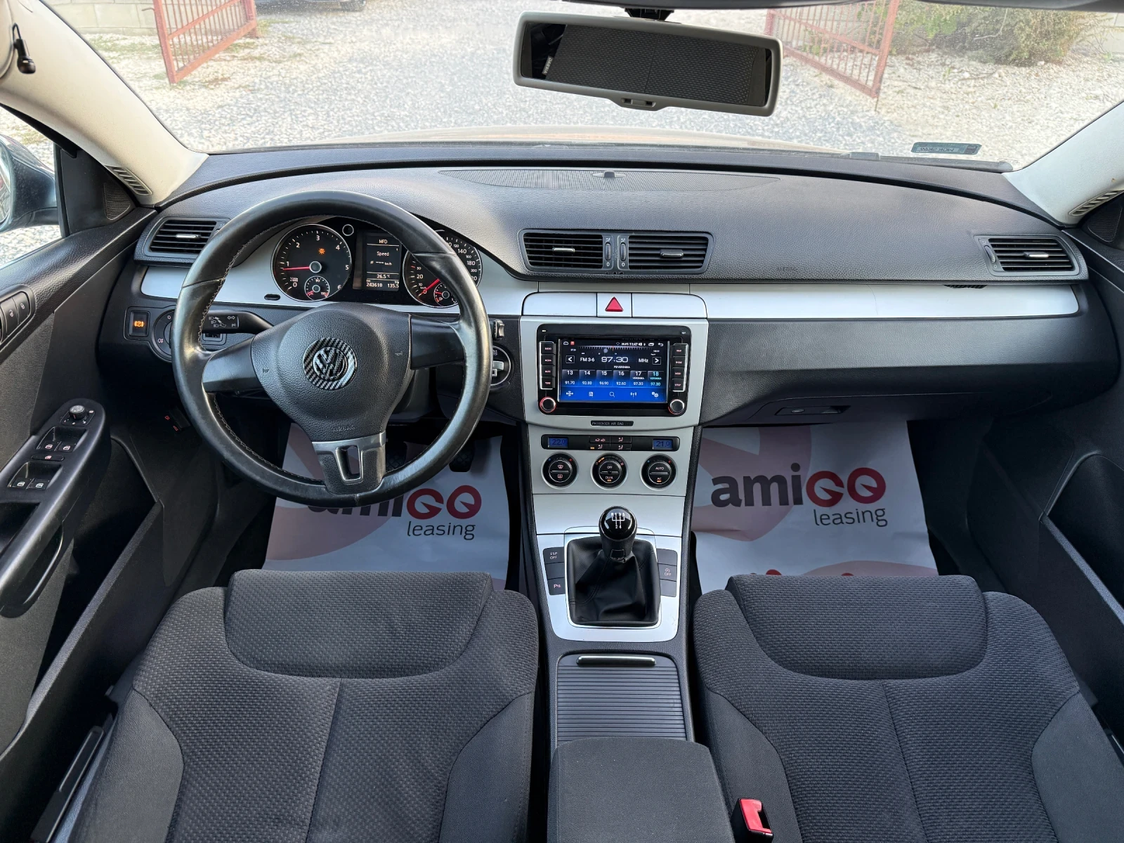 VW Passat 1.6 TDi / 105 к.с / Facelift, снимка 8 - Автомобили и джипове - 55792645