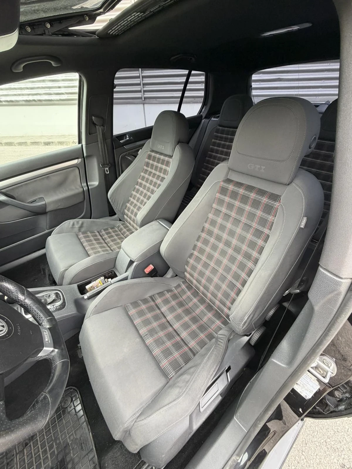 VW Golf 2.0 GTI, снимка 7 - Автомобили и джипове - 55793160