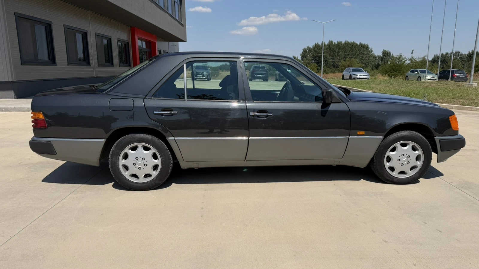 Mercedes-Benz E 200