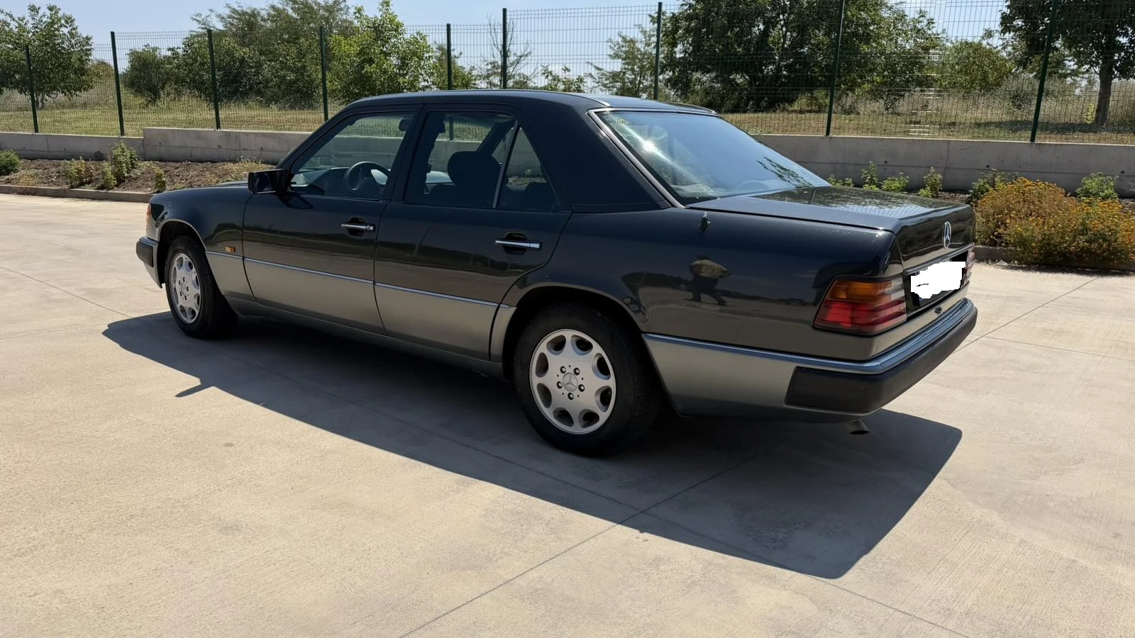 Mercedes-Benz E 200, снимка 4 - Автомобили и джипове - 55836679