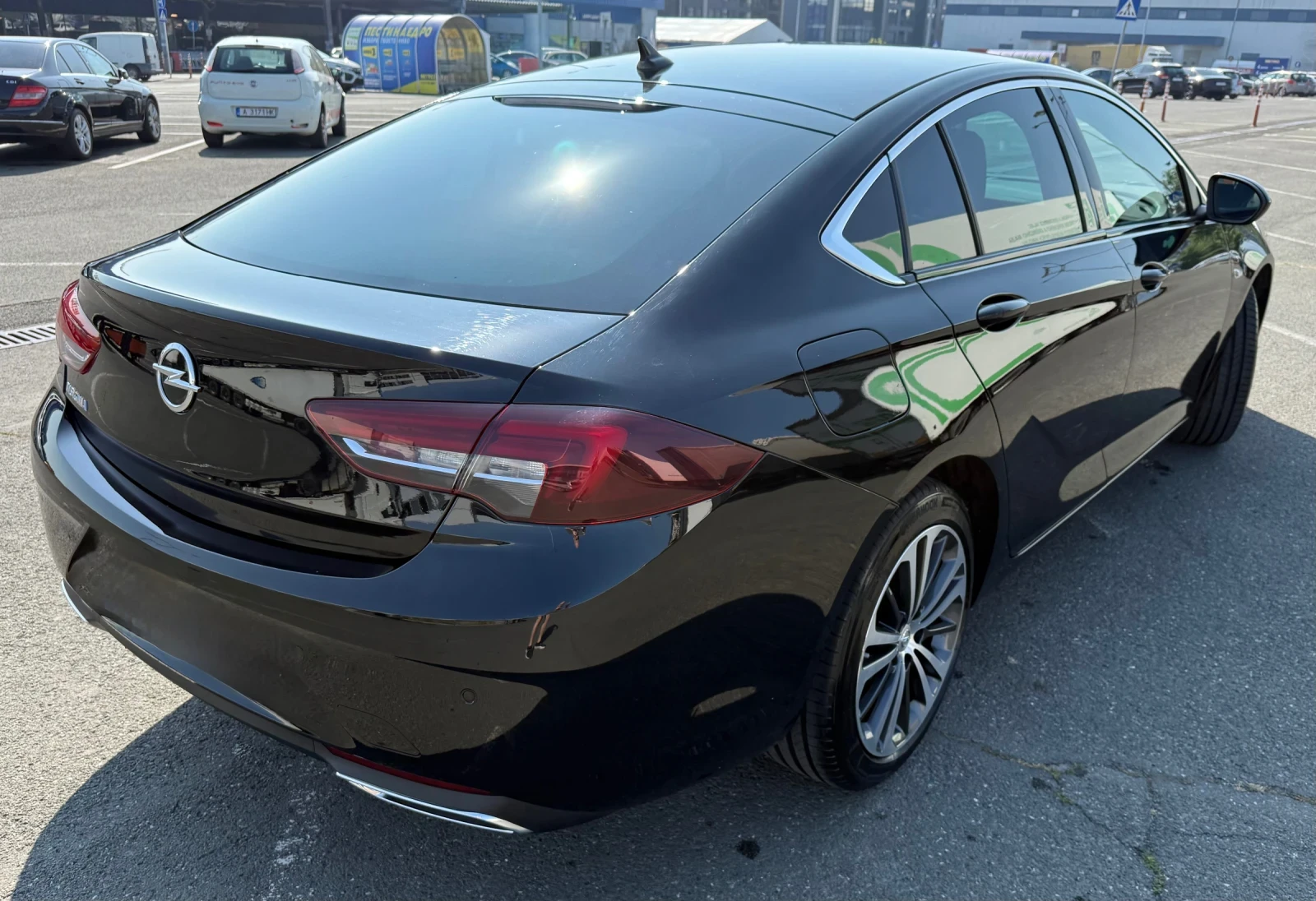 Opel Insignia Grand Sport, снимка 8 - Автомобили и джипове - 55930532